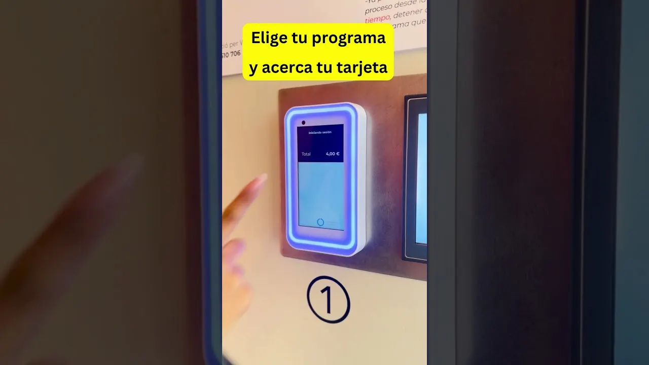 Pantalla de l’autoneteja: tria el programa i apropa la targeta